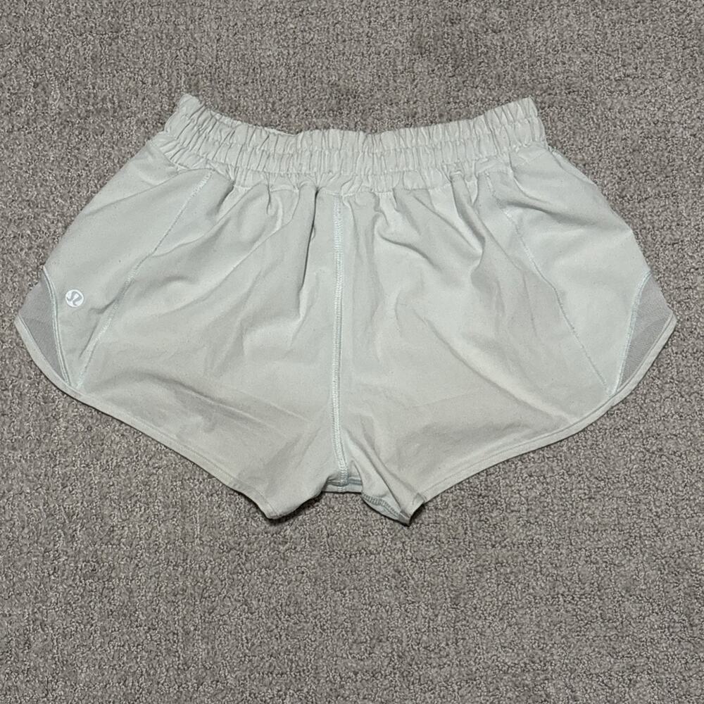 Lululemon Hotty Hot Low-Rise Lined Shorts 2.5” Mint Green / Seafoam - Size 4